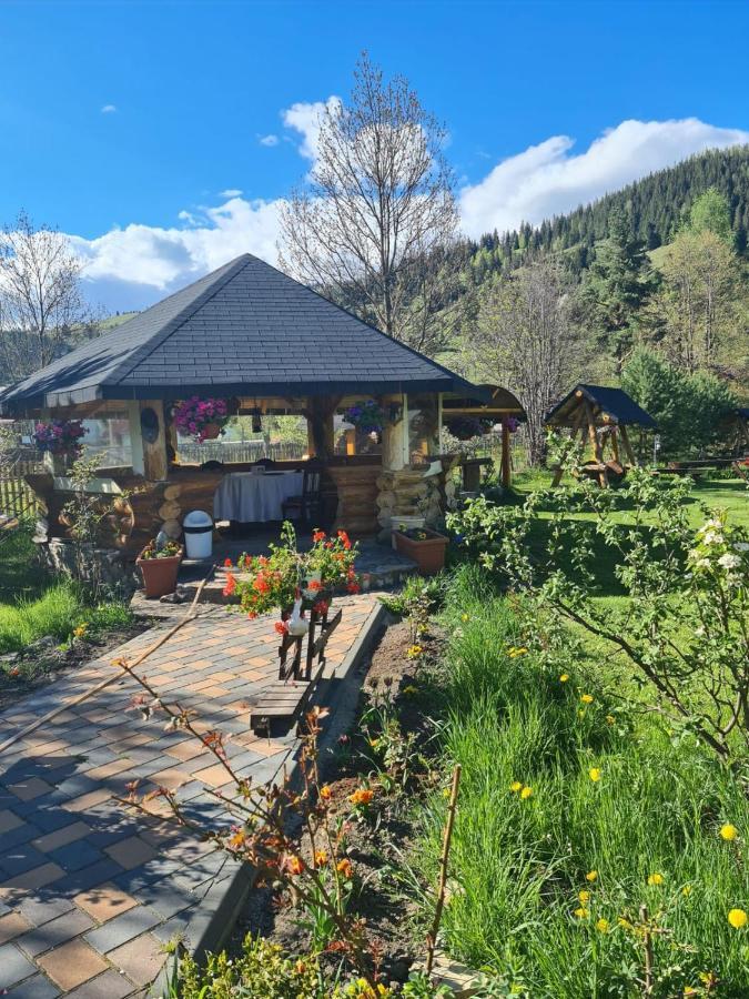 Casa Baciu Hotell Fundu Moldovei Exteriör bild